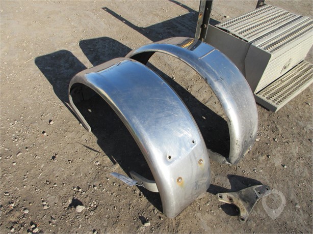 TRUCK FENDERS PUSHER AXLE SINGLE WHEEL Used Wheel Truck / Trailer Components auction results