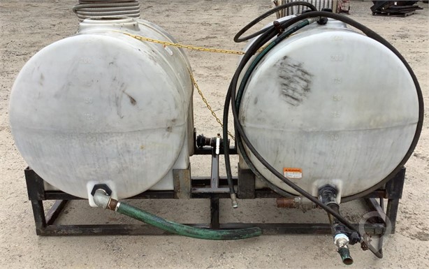 (2) 225GAL TANKS AND STAND Used Storage Bins - Liquid/Dry auction results