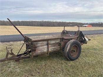 NEW IDEA 12A Dry Manure Spreaders For Sale