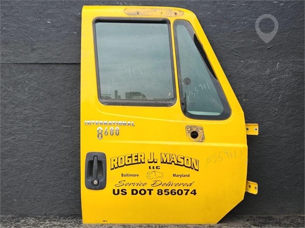 2005 INTERNATIONAL 8600 Used Door Truck / Trailer Components for sale