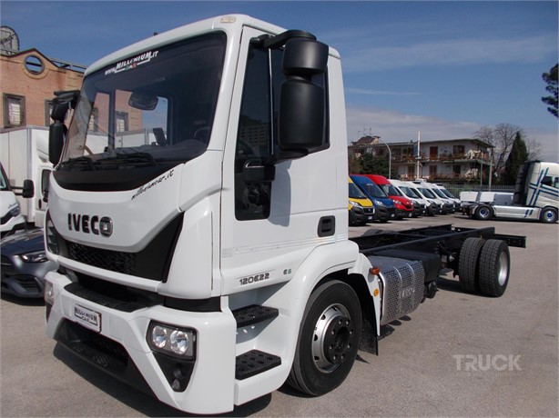 2016 IVECO EUROCARGO 120-220 Used Fahrgestell LKW zum verkauf