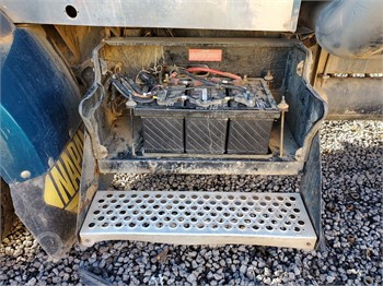 2000 KENWORTH T800 Used Battery Box Truck / Trailer Components for sale