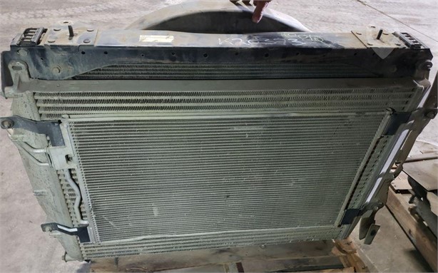 FREIGHTLINER COLUMBIA Used Radiator Truck / Trailer Components for sale