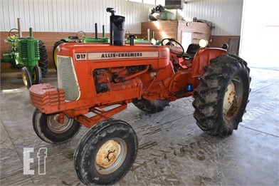 Allis-Chalmers D17 Tractor. Gas. 4-speed with
