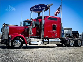 Why Kenworth and Peterbilt Trucks Are (Still) Better Than the Rest