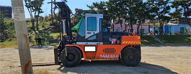 2017 DOOSAN D160S-5 Used Pneumatic Tyre Forklifts for sale