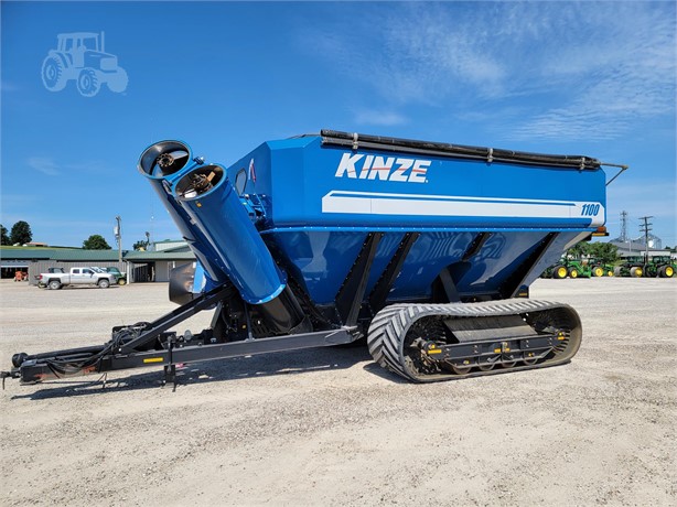 2013 KINZE 1100 Used Grain Carts for sale