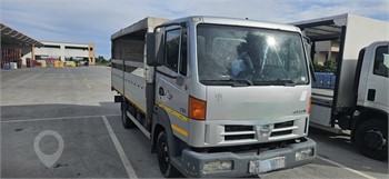 2005 NISSAN ATLEON 56.13 Used Curtain Side Trucks for sale