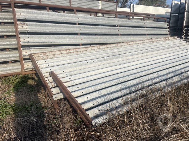 (16) GUARDRAIL WINDBREAK 26FT Used Other auction results