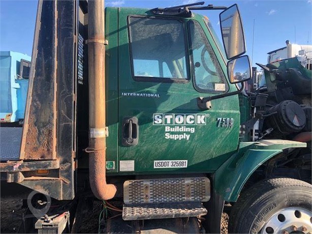 2006 INTERNATIONAL 7500 Used Cab Truck / Trailer Components for sale