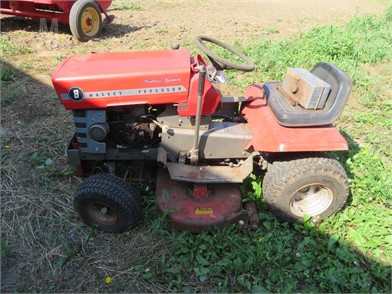 Massey Ferguson Riding Lawn Mowers Auction Results 54 Listings Marketbook Ca Page 1 Of 3