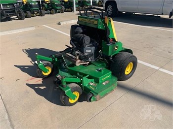 Lawn equipment in Topeka, KS, Item DQ6308 for sale