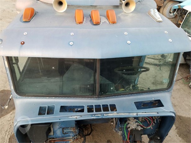 1995 FREIGHTLINER FLD120 Used Cab Truck / Trailer Components for sale