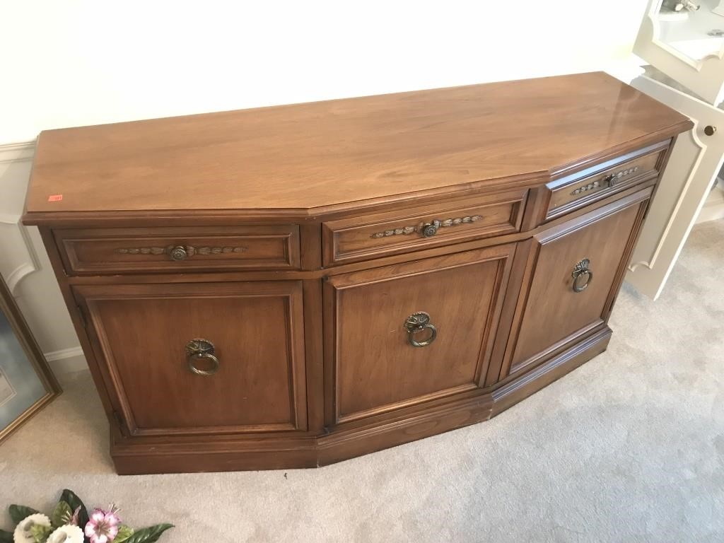 Hickory Manufacturing Company Credenza Live And Online Auctions