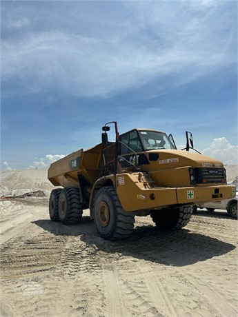 2009 CATERPILLAR 740 Used オフハイウェイトラック