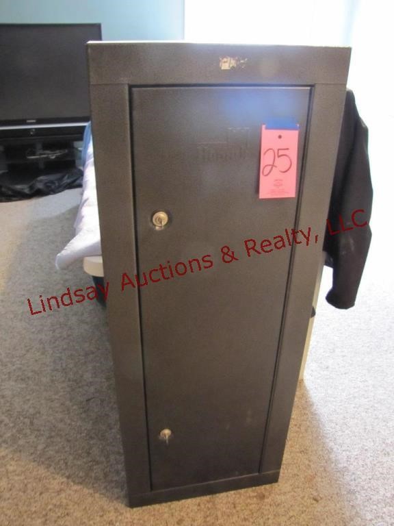 Homak Gun Cabinet W Key 21 X 16 X 55 5 Has Lindsay Auction