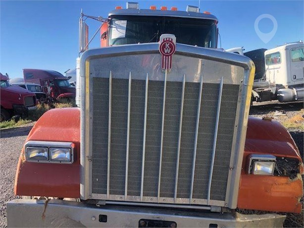 2014 KENWORTH W900 Used Grill Truck / Trailer Components for sale