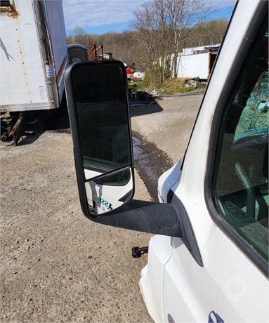 2019 FREIGHTLINER CASCADIA 126 Used Glass Truck / Trailer Components for sale