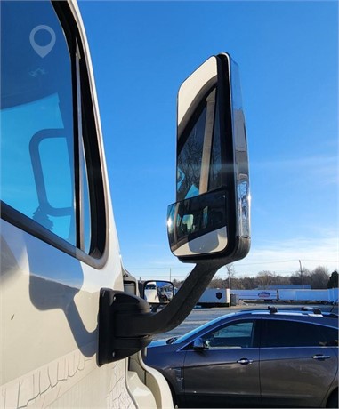 2011 FREIGHTLINER CASCADIA 113 Used Glass Truck / Trailer Components for sale