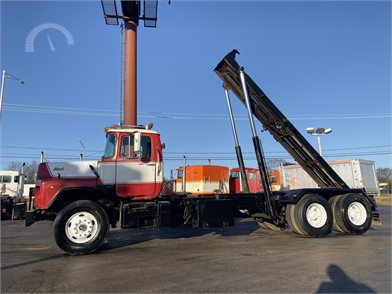 Roll Off Garbage Trucks Online Auctions 2 Listings