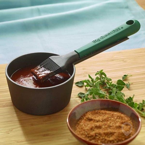 BIG GREEN EGG CAST IRON SAUCE POT WITH BASTING BRUSH New Kitchen / Housewares Personal Property / Household items for sale