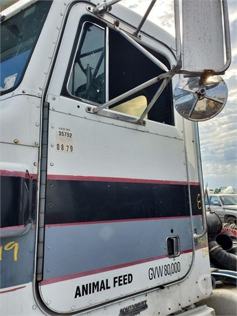 1989 PETERBILT 377 Used Door Truck / Trailer Components for sale