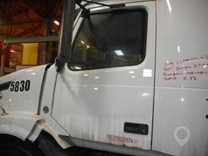2006 VOLVO VNL 780 Used Door Truck / Trailer Components for sale