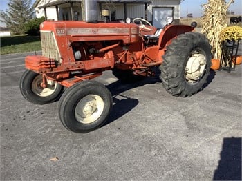 1966 Allis Chalmers D17 Series 4 tractor in Tonganoxie, KS