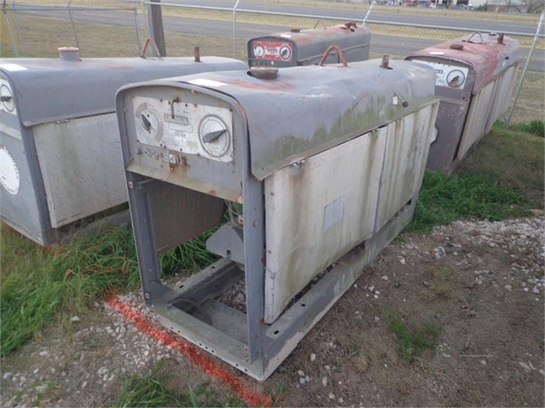 1999 LINCOLN ELECTRIC SAE400 Used Welders for sale