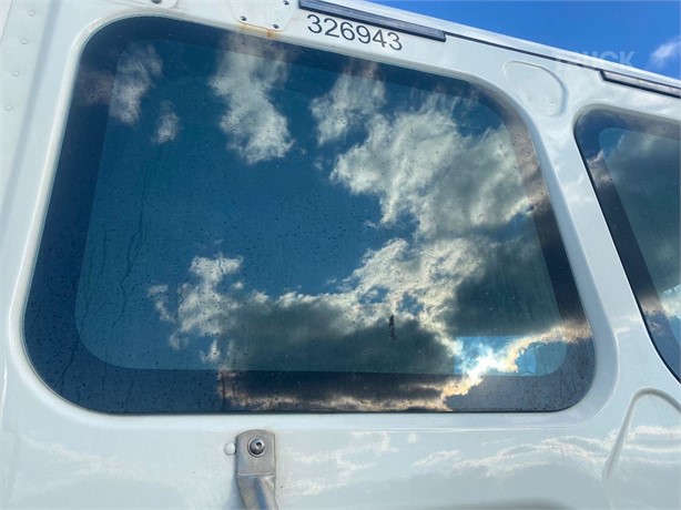 2019 FREIGHTLINER CASCADIA 113 Used Fensterglas LKW- / Anhängerkomponenten zum verkauf