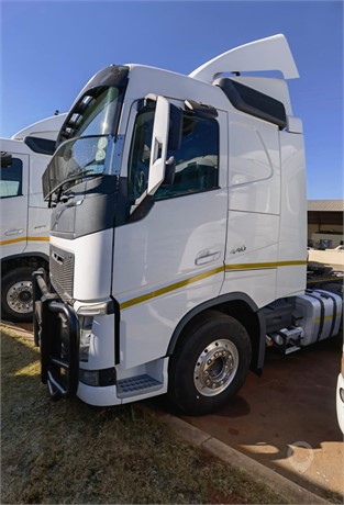 2017 VOLVO FH440 Used Tractor with Sleeper for sale