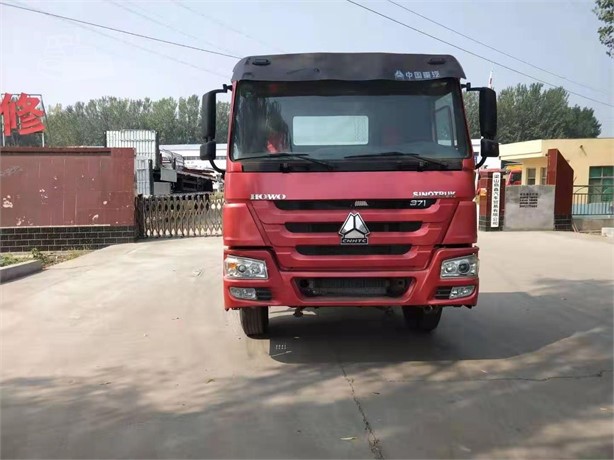 2017 SINOTRUK HOWO 371 Used Truck Tractors for sale
