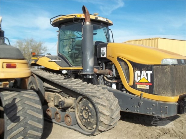 2005 CHALLENGER MT835 Used 300 HP or Greater Tractors for hire