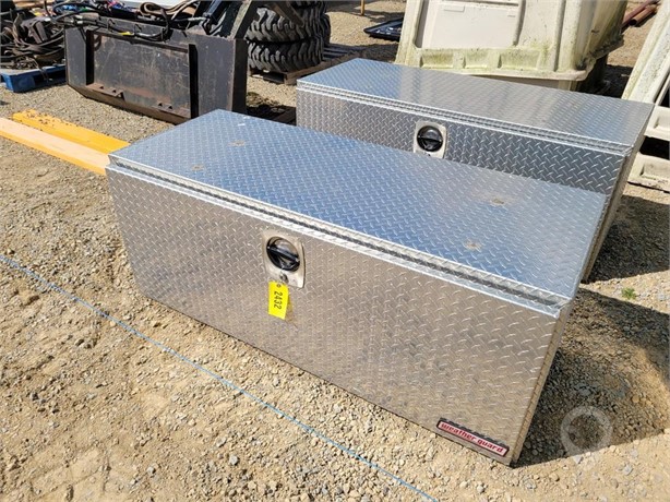 WEATHERGUARD 24"X24"X60" DIAMOND PLATE TOOL BOX Used Tool Box Truck / Trailer Components auction results