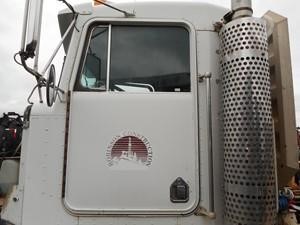 1990 KENWORTH T800 Used Door Truck / Trailer Components for sale