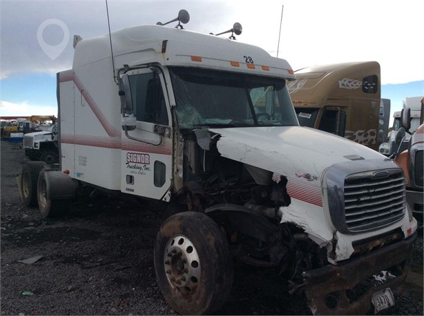 2003 FREIGHTLINER COLUMBIA 120 Used Glass Truck / Trailer Components for sale