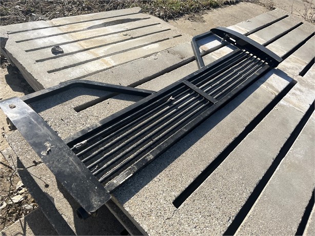 STROMBERG CARLSON UNIVERSAL TAILGATE New Body Panel Truck / Trailer Components auction results