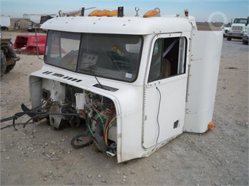 FREIGHTLINER XP910138 Used Cab Truck / Trailer Components for sale