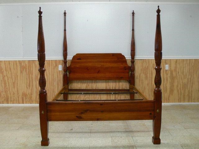 Broyhill Solid Knotty Pine 4 Post Queen Size Bed Asset