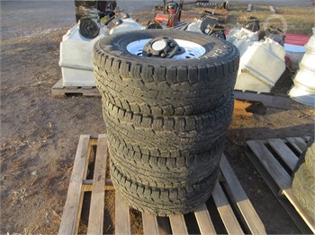CHEVROLET 31X10.50 R15 LT 5 BOLT Used Wheel Truck / Trailer Components auction results