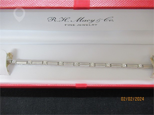 (1) 14K WHITE GOLD BRACELET W/13 ROUND BRILLIANT D Used Bracelets Fine Jewellery auction results