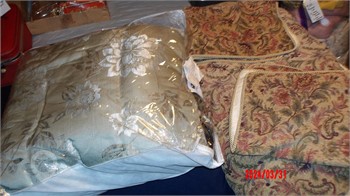 QUEEN SIZE COMFORTERS Used Other Personal Property Personal Property / Household items for sale