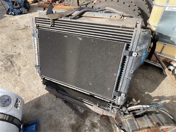 2013 KENWORTH T700 Used Radiator Truck / Trailer Components for sale