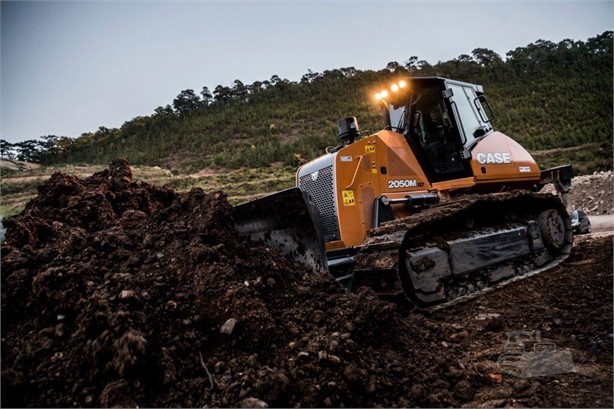 CASE 2050M XLT Used Crawler Dozers for sale