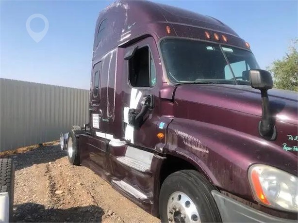 2018 FREIGHTLINER CASCADIA 125 Used Cab Truck / Trailer Components for sale
