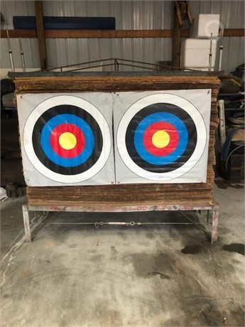 ARCHERY TARGET COMMERCIAL LARGE Used Sporting Goods / Outdoor Recreation Personal Property / Household items auction results
