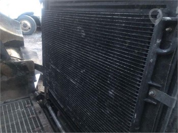2002 KENWORTH T800 Used Radiator Truck / Trailer Components for sale
