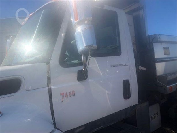 2006 INTERNATIONAL 7400 Used Glass Truck / Trailer Components for sale