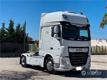 1900 DAF XF530 Used Tractor with Sleeper for sale