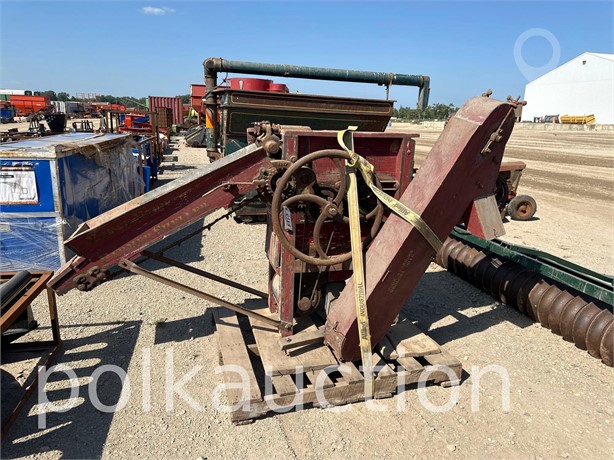 2 HOLE CORN SHELLER Used Other auction results